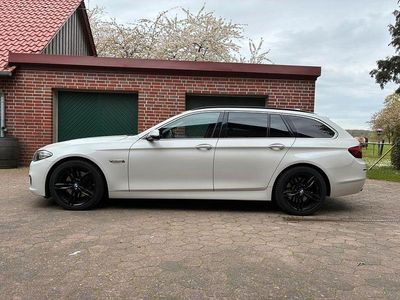 Usata BMW 530 Luxury Line 258 CV (189 kW) 2014 Bianco Station wagon