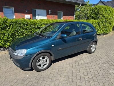 Blau Gebraucht 2000 Opel Corsa Comfort Limousine | 800 € (Guter Preis)
