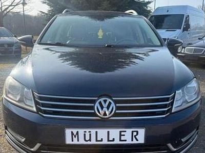 Gebraucht VW Passat Highline 160 PS (117 kW) 2013 Blau Kombi