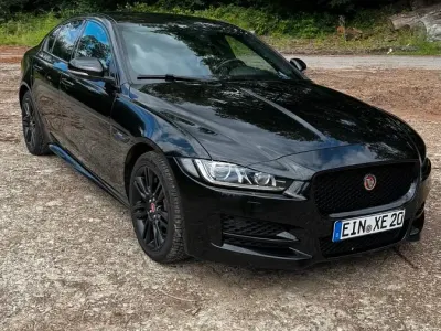 Gebraucht Jaguar XE R-Sport 180 PS (132 kW) 2018 Schwarz Limousine