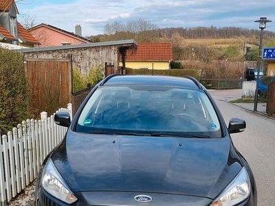Gebraucht Ford Focus Business Edition 125 PS (91 kW) 2018 Grau Kombi