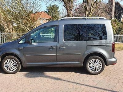 Gebraucht VW Caddy Highline 102 PS (75 kW) 2016 Grau Van / Kleinbus