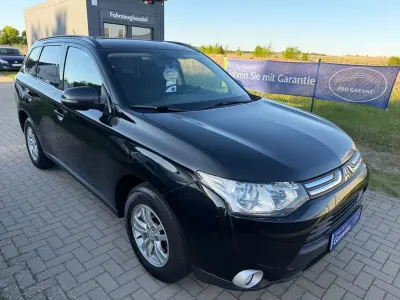 Begagnad Mitsubishi Outlander Invite 150 HK (110 kW) 2013 Svart SUV