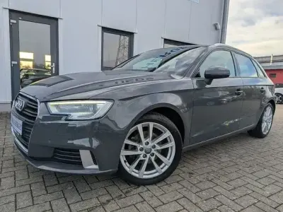 Używany Audi A3 Sport 150 KM (110 kW) 2019 Szary Sedan/Limuzyna