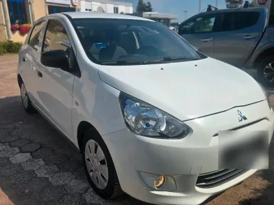 Gebraucht Mitsubishi Space Star 71 PS (52 kW) 2015 Weiß Limousine