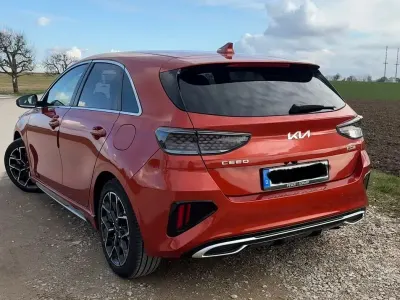 Usata Kia Ceed GT-Line 140 CV (102 kW) 2024 Arancione Utilitaria