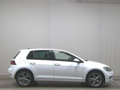 Pure white Gebraucht 2019 VW Golf VII Highline | 15.380 € (Fairer Preis)