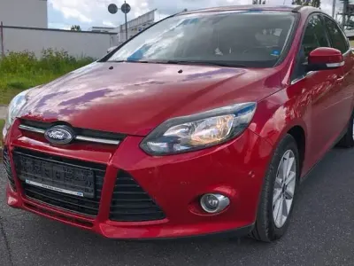 Gebraucht Ford Focus Titanium 163 PS (119 kW) 2014 Rot Limousine
