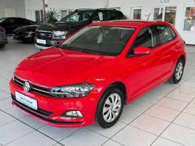 Usata VW Polo Comfortline 75 CV (55 kW) 2018 Rosso Utilitaria