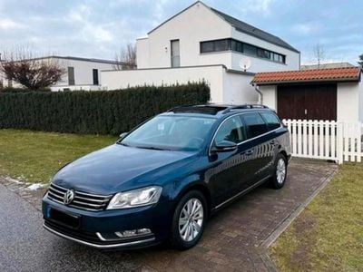 Gebraucht VW Passat 140 PS (102 kW) 2013 Blau Kombi