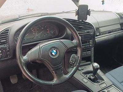 Second-hand BMW 316 Performance 102 CP (75 kW) 1995 Verde Coupe