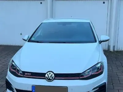 Gebraucht VW Golf VII GTI 245 PS (180 kW) 2019 Weiß Limousine