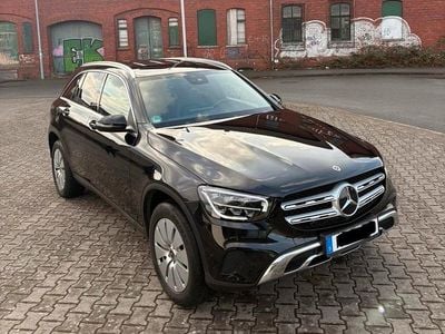 Gebraucht Mercedes GLC200 163 PS (119 kW) 2022 Schwarz SUV