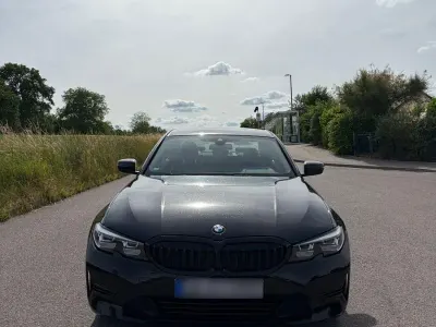 Gebraucht BMW 318 Advantage 156 PS (114 kW) 2021 Schwarz Limousine