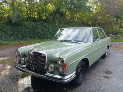 Gebraucht Mercedes 280 140 PS (102 kW) 1972 Grün Limousine