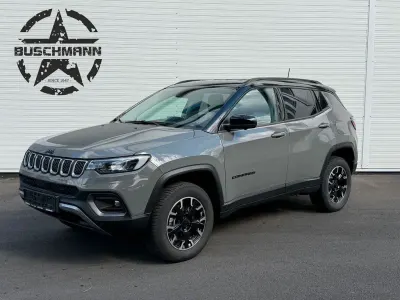 Gebraucht Jeep Compass 179 PS (131 kW) 2024 Grau SUV
