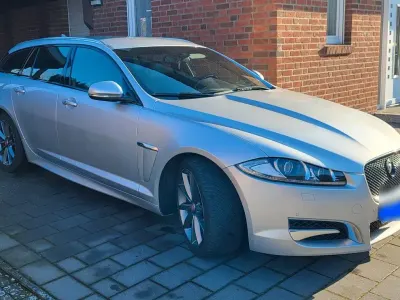 Begagnad Jaguar XF Sportbrake 241 HK (177 kW) 2014 Silver Kombi