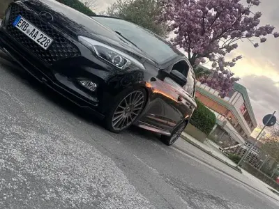 Gebraucht Hyundai i20 Style 120 PS (88 kW) 2019 Schwarz Kleinwagen