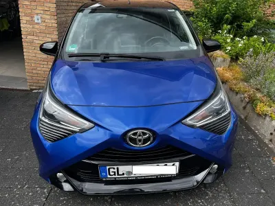 Gebraucht Toyota Aygo X-clusiv 72 PS (52 kW) 2019 Blau Kleinwagen