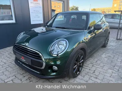 Gebraucht Mini ONE 102 PS (75 kW) 2017 Grün Kleinwagen