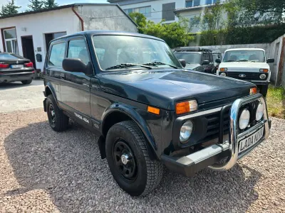 Gebraucht Lada Taiga 83 PS (61 kW) 2017 Grün SUV