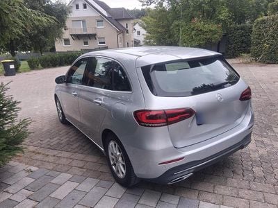 Mercedes B180