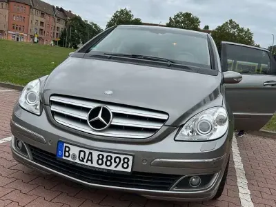 Gebraucht Mercedes B200 193 PS (141 kW) 2005 Grau Van / Kleinbus