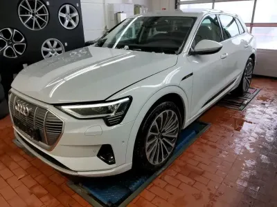 Używany Audi e-tron Advanced Plus 230 kW (313 KM) 2022 Biały SUV