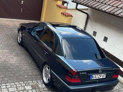 Mercedes C200