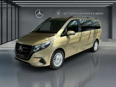 Gebraucht Mercedes V220 163 PS (119 kW) 2025 Kalaharigold met. Van / Kleinbus
