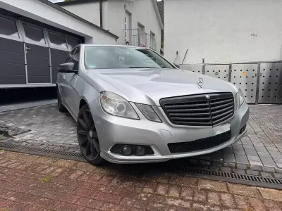 Gebraucht Mercedes E350 292 PS (214 kW) 2009 Grau Limousine