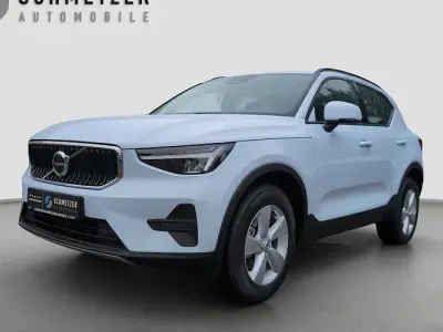 Neu Volvo XC40 163 PS (119 kW) 2025 Blau SUV