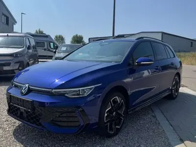 Neu VW Golf VIII R-line 150 PS (110 kW) 2026 Blau Kombi