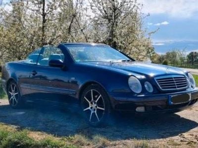 Blau Gebraucht 1999 Mercedes R320 Van / Kleinbus | 5.700 €