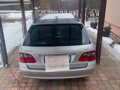 Gebraucht Mercedes E220 Elegance 170 PS (125 kW) 2008 Silber Kombi