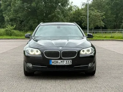 Gebraucht BMW 520 184 PS (135 kW) 2011 Schwarz Kombi