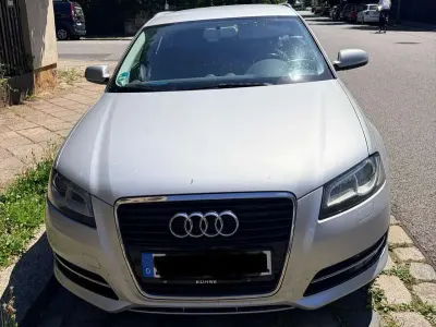 Gebraucht Audi A3 Ambiente 105 PS (77 kW) 2011 Silber Kleinwagen