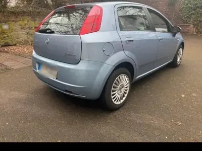Gebraucht Fiat Grande Punto 77 PS (56 kW) 2007 Blau Kleinwagen