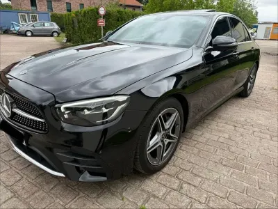 Gebraucht Mercedes E220 AMG line 200 PS (147 kW) 2023 Schwarz Limousine