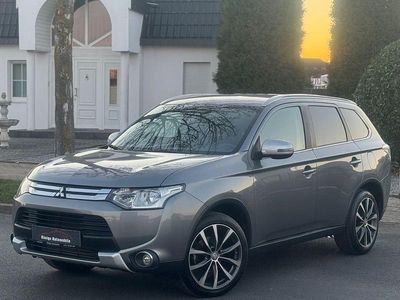 Gebraucht Mitsubishi Outlander Diamant Edition 150 PS (110 kW) 2015 Grau SUV
