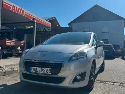 Gebraucht Peugeot 5008 Active 150 PS (110 kW) 2015 Silber Van / Kleinbus