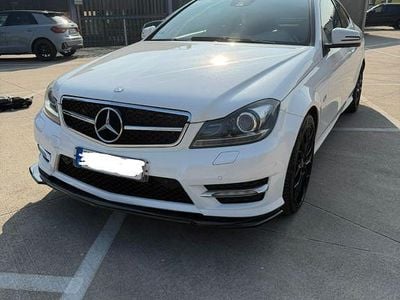 Gebraucht Mercedes C63 AMG AMG line 156 PS (114 kW) 2012 Weiß Coupé