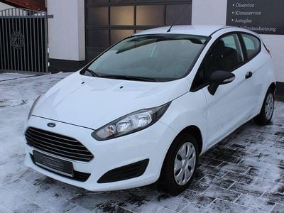 Weiß Gebraucht 2015 Ford Fiesta Ambiente Kleinwagen | 6.490 € (Fairer Preis)