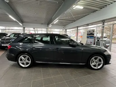 Używany Audi A4 Advanced 204 KM (150 kW) 2022 Szary Kombi