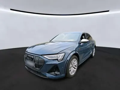 Używany Audi e-tron Sport 369 kW (503 KM) 2022 Niebieski SUV