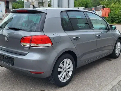 Gebraucht VW Golf VI Style 122 PS (89 kW) 2011 Grau Kleinwagen