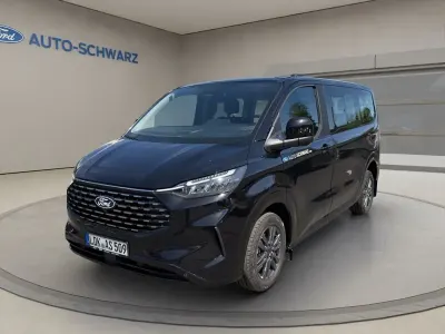 Gebraucht Ford Tourneo Custom Titanium 170 PS (125 kW) 2026 Schwarz Van
