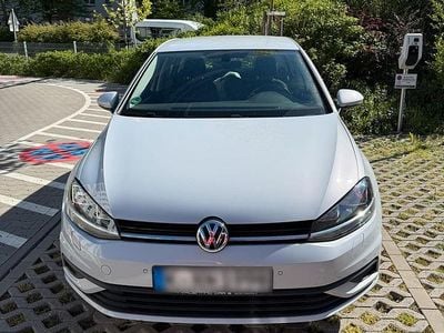 Second-hand VW Golf VII 110 CP (80 kW) 2017 Andere farben Berlinǎ