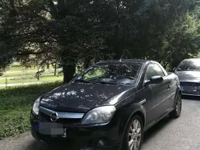 Gebraucht Opel Tigra Sport 125 PS (91 kW) 2005 Schwarz Cabrio