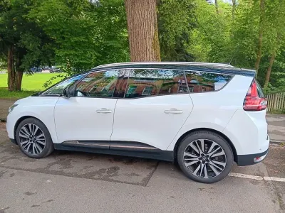 Gebraucht Renault Grand Scénic IV Initiale Paris 160 PS (117 kW) 2018 Weiß Van / Kleinbus